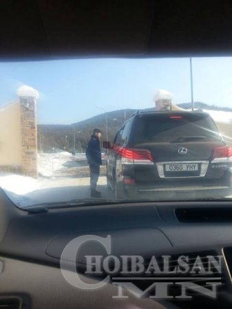 Хадгаламж эзэмшигчдийн мөнгөөр барьсан “Голомт” банкны хотхонд Баян Ч.Базар ...