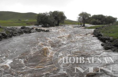 Амралт зугаалгаар явахдаа үер уснаас болгоомжлохыг анхаарууллаа