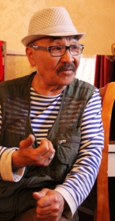 Ч.Алтан-Өлзий: Гэндэн гуай, та ч уудаг, би ч уудаг, ууна аа ууна