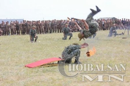 Өвөг дээдсийнхээ тулалдаж явсан тал нутагт ирсэндээ омогшиж байна