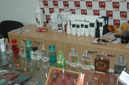Тусгаар тогтнолын ордонд үнэртэн гоо сайхны барааны худалдаа болж байна Тусгаар тогтнолын ордонд үнэртэн гоо сайхны барааны худалдаа болж байна