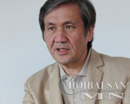 Зангаргатай улс төрч гэдгээ бууж мордох хугацаандаа дахин баталчихаад Н.Энхбаяр явлаа