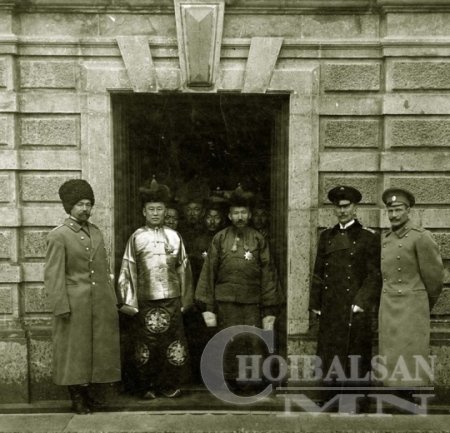 Сайн ноён хан Т.Намнансүрэнгийн Оросод хийсэн айлчлалыг гэрэл зургаар өгүүл ...