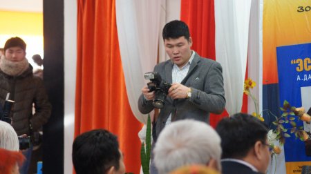 Д.Баатарцогтын "Эсэргүү А.Дашнамжил" нэртэй дурсамжийн номын нээлт боллоо