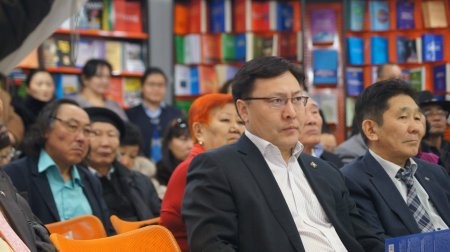 Д.Баатарцогтын "Эсэргүү А.Дашнамжил" нэртэй дурсамжийн номын нээлт боллоо
