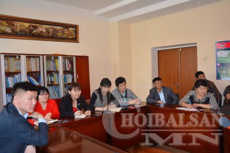 Хэрлэн сумын засаг дарга П.Мөнхтөр сумын ИТХ-ын төлөөлөгч нартай хямроалын үед эдийн засгаа хэрхэн аврах вэ? сэдвээр чөлөөт уулзалт хийлээ Хэрлэн сумын засаг дарга П.Мөнхтөр сумын ИТХ-ын төлөөлөгч нартай хямроалын үед эдийн засгаа хэрхэн аврах вэ? сэдвээр чөлөөт уулзалт хийлээ