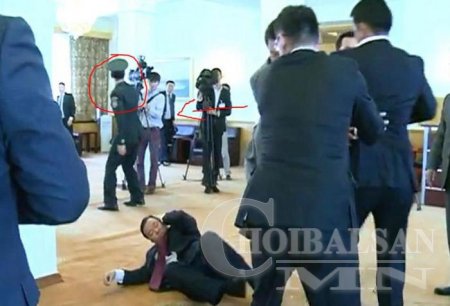 Салаавч өгөлцөж, Төрийн ордонд зодолдсон У.Хүрэлсүх, Г.Баярсайхан хоёр эвлэрч энэ жил золгожээ ФОТО
