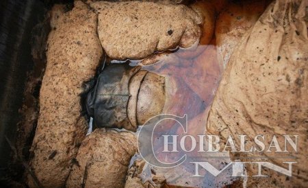 Мин улсын үеийн занданшсан шарилыг олжээ