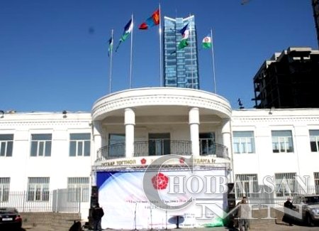 МАХН-ын залуус осолд орж, нэг нь газар дээрээ амиа алджээ