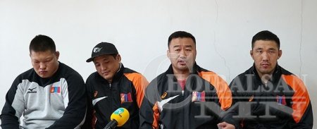 Ц.Цогтбаяр: Дагвадоржийг магтаж, худлаа мэдээллээр хангасаар байгаад "алаад" хаячихсан