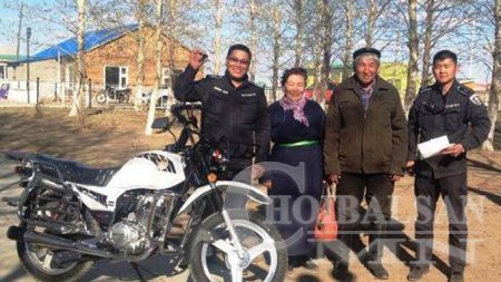 Сумынхаа цагдаагийн хэсэгт мотоцикл бэлэглэжээ