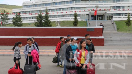 Дорнодын оюунлаг хүүхдүүд Найрамдал зусланд амарч байна