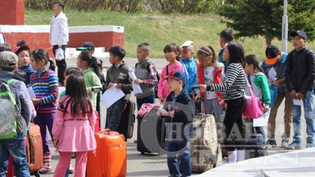 Дорнодын оюунлаг хүүхдүүд Найрамдал зусланд амарч байна
