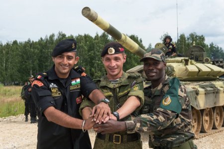 ОХУ-д зохиогдож буй "ARMI-2015" цэргийн наадам