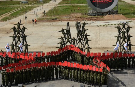 ОХУ-д зохиогдож буй "ARMI-2015" цэргийн наадам