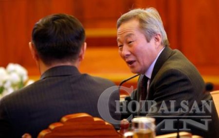 Мо Батбаяр гэр бүлийнхний хамтаар стратегийн гурвын гурван орд газрыг өмчилжээ