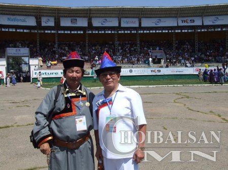 Дорнод аймгийн нэрт зурагчин Базарсадын Батцэрэн фото