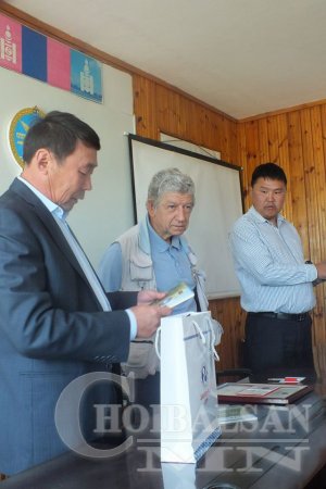 Сумын дээд шагнал ХҮНДЭТ ИРГЭН цол тэмдэгээр өргөмжлөв