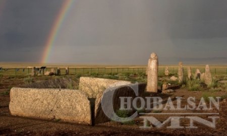 МЭӨ 2000 оны үед хамаарах тахилгын зан үйлийн онгон олджээ