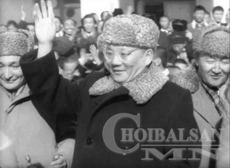 Ю.Цэдэнбал ардчиллын анхны алтан хараацай байжээ