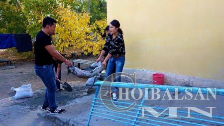 Дорнод аймгийн залуус ахмадууддаа бэлэг барина