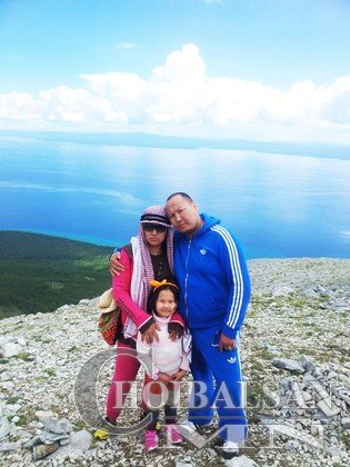 Дуучин Т.Дэлгэрмөрөнгийн гэргий бурхан болжээ