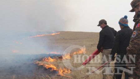 Булган сумын түймэрт 2 автомашин шатжээ