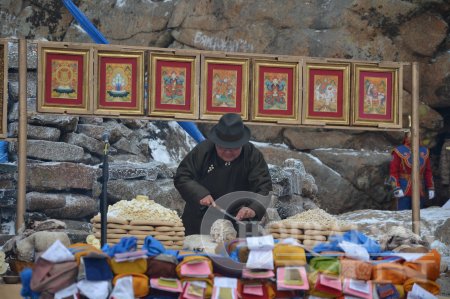 Ерөнхийлөгч Ц.Элбэгдорж Богд уулын тахилгад оролцов.