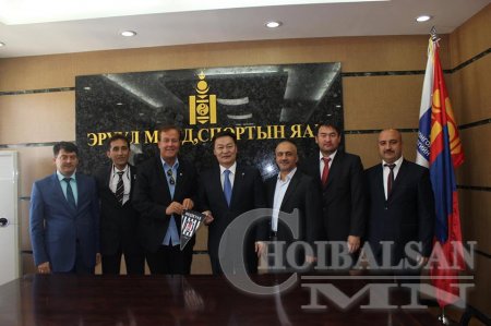 Туркийн алдарт Besiktas клубын хөлбөмбөгийн сургууль Монголд албан ёсоор нээлтээ хийжээ.