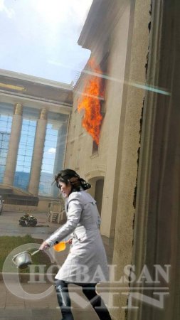 Нүгэлтний анчин: ЭЛДЭВ ФОТО, ЭВЛҮҮЛЭГ, УЛС ТӨРИЙН ШОГ