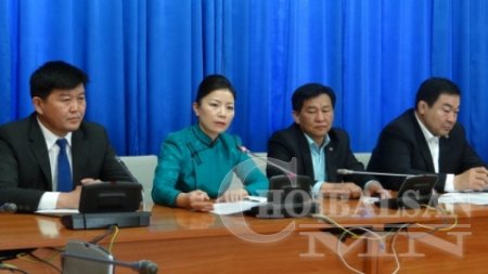 Халх голд “хятадууд” дур зоргоороо авирлаж байна