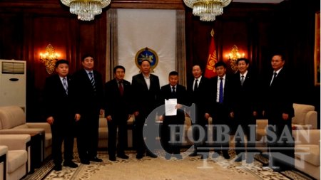 Шинэ Үндсэн хууль батлах гэж байгаа юм биш үү