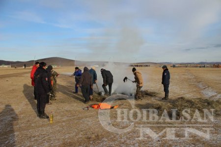 Баяндун суманд "Гамшгаас хамгаалах анхан шатны мэдлэг олгох" сургалт болов