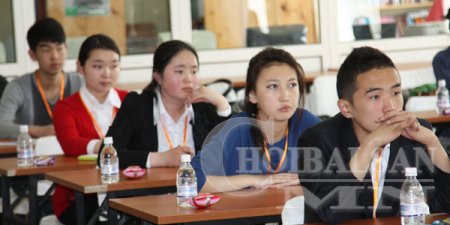 Оюутнуудад олгох 70 мянган төгрөгийн шалгуур өндөрслөө