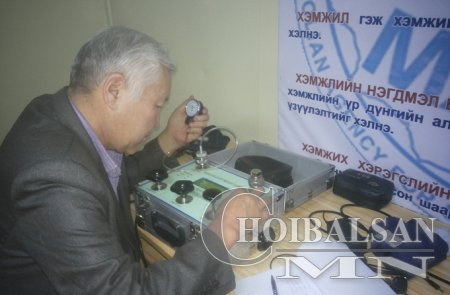 Цусны даралт хэмжих аппаратуудыг баталгаажуулж байна