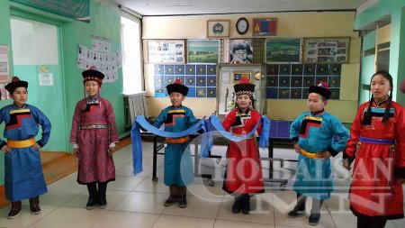 Аймгийн засаг дарга М.Бадамсүрэн Дашбалбар сумын ЕБД Сургуультай танилцав