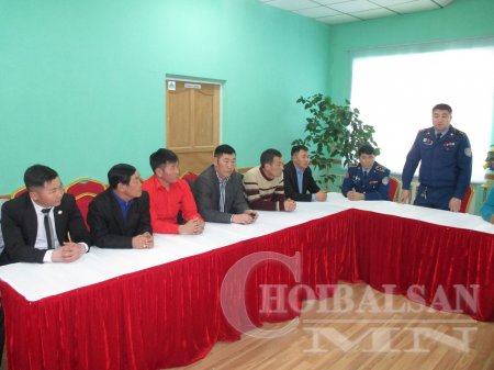 Дорнод аймаг дахь Политехник Коллежийн захиргаа 3000000 сая орчим төгрөгийн үнэ бүхий эд материалын тусламж үзүүллээ