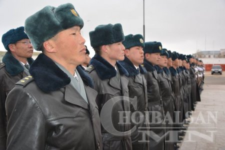 "Монгол дайчид"-ын хөшөөнд цэцэг өргөлөө
