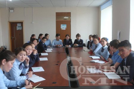 Баяндун суманд  "Хүүхдээ сонсох өдөр"-ийг зохион байгууллаа