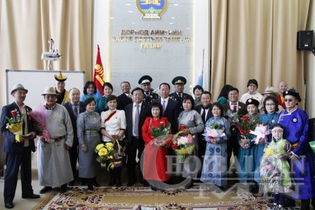 Чойбалсан хотод шагналын хур буулаа