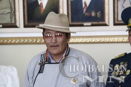 Чойбалсан хотод шагналын хур буулаа