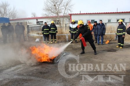 Ой хээрийн түймрээс урьдчилан сэргийлэх ажлаар сумдад ажлын хэсгүүд ажиллаж ...