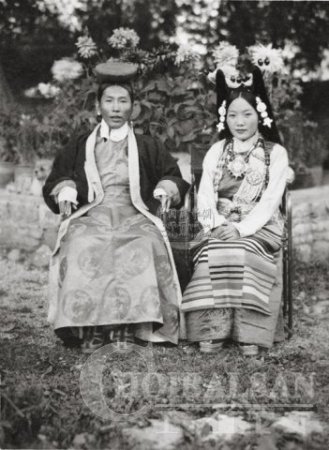 Төвдийг Хятадад нэгтгэхэд зүтгэсэн монгол гаралтай эрийн фото түүх