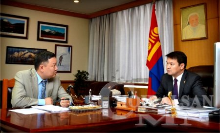 ӨР: Ерөнхий сайд нь худалч уу, Сангийн сайд нь худалч уу
