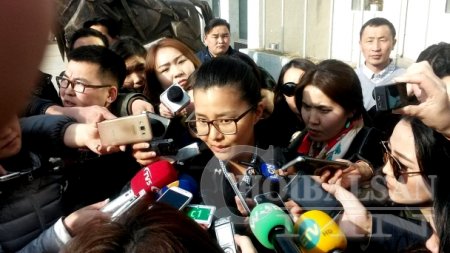 Б.Намуун: Оюутолгой дээр дуугарснаас болж аавыг минь шалгаж байна
