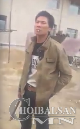Сүх барьсан Хужаа Монголчуудыг айлгаж байна