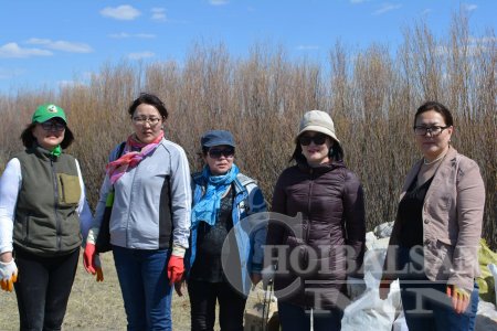 Хэрлэн голын эрэг ногоон бүсийн хогийг цэвэрлэлээ