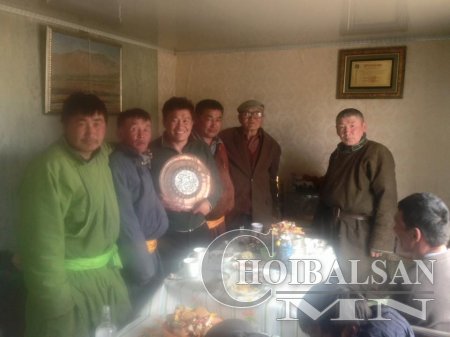 Дорнод аймгийн Дашбалбар сумын Харзат багийн Улсын аварга малчин Баяадайн хотонд