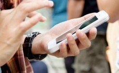 Сурагчдыг хичээлийн цагаар ухаалаг утас ашиглахыг хязгаарлах санал гаргав