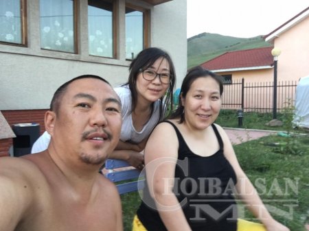 Навчаа: Хэн ч байсан яахав дээ ямар ч байсан хүний нөхрийг булааж, хүүхдийн нулимсаар амьдарсангүй